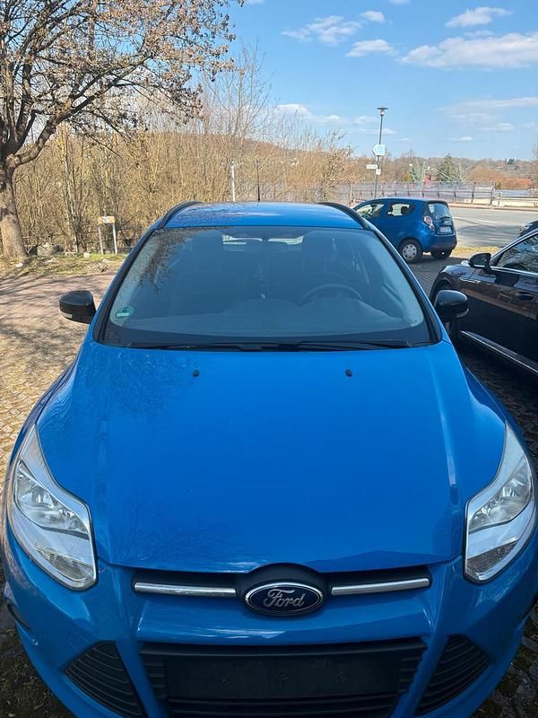 Gebraucht Ford Focus Trend 116 PS (85 kW) 2012 Blau Kombi
