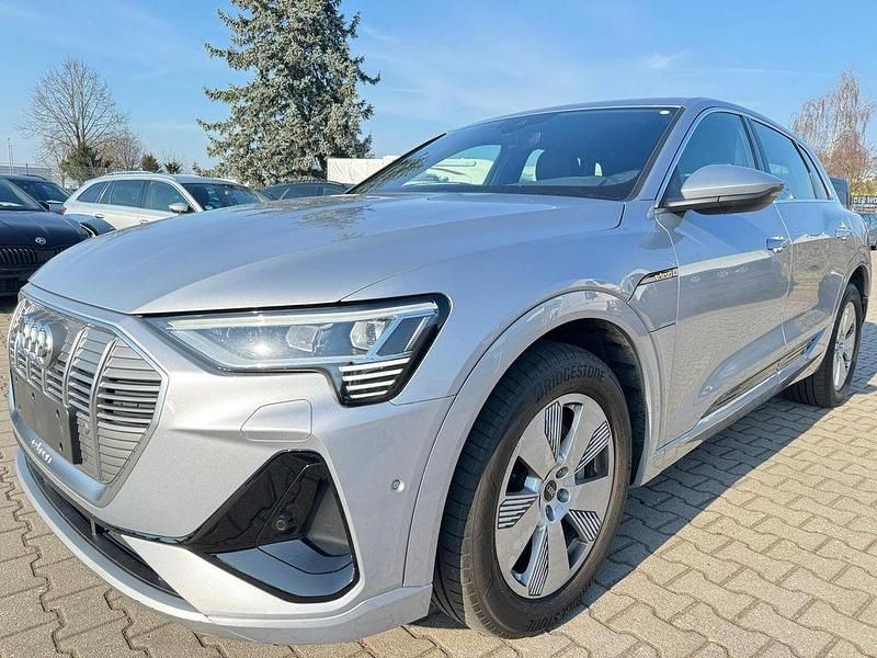 Gebraucht Audi e-tron S-Line 300 kW (408 PS) 2021 Silber SUV