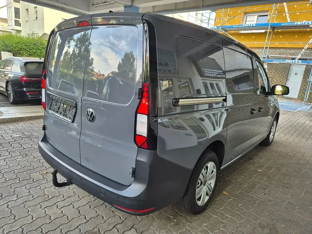 Gebraucht VW Caddy Maxi 122 PS (89 kW) 2023 Grau Van / Kleinbus