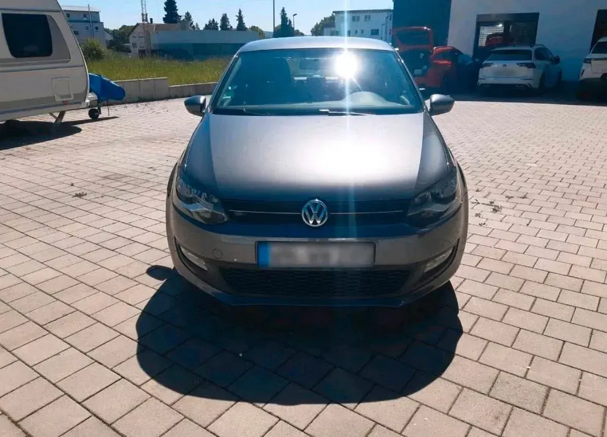 Gebraucht VW Polo 90 PS (66 kW) 2013 Grau Kleinwagen