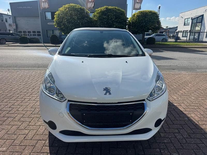 Weiß Gebraucht 2014 Peugeot 208 Active Kleinwagen | 5.550 € (Fairer Preis) - Bild 1/4
