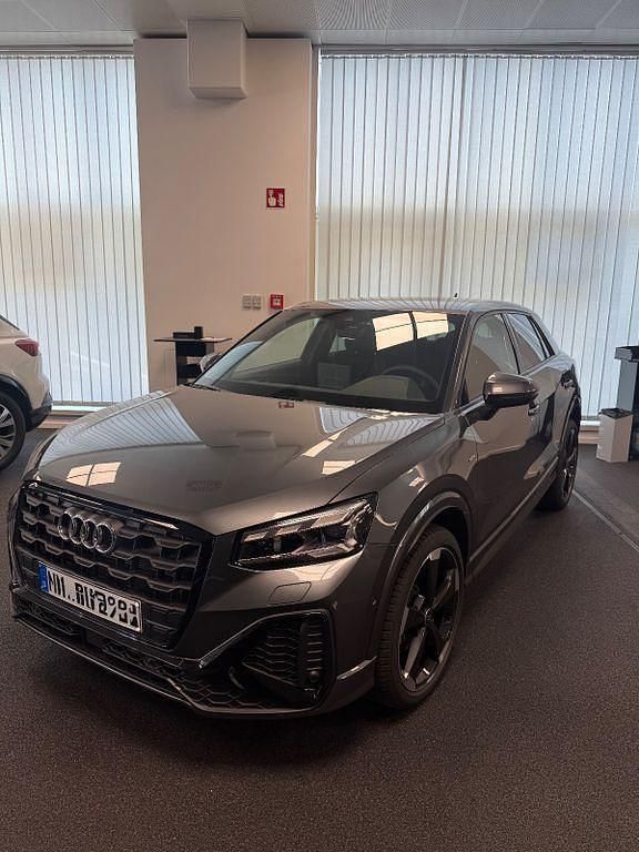 Gebraucht Audi Q2 S-Line 150 PS (110 kW) 2024 Grau SUV