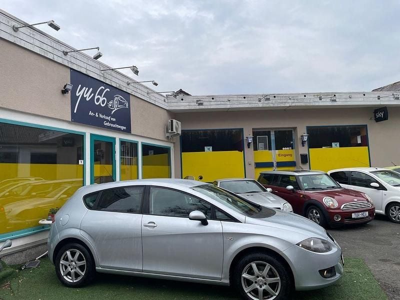 Gebraucht Seat Leon Stylance 102 PS (75 kW) 2010 Silber Kleinwagen