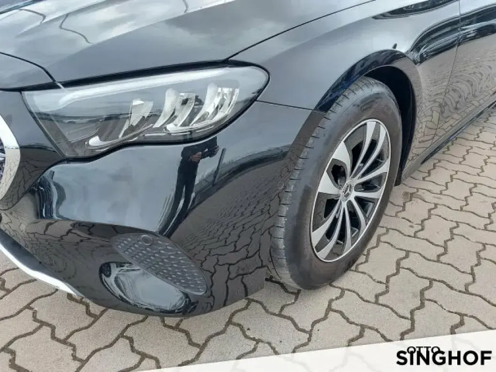 Gebraucht Mercedes 200 Avantgarde 204 PS (150 kW) 2023 lack obsidianschwarz (metallic) Kombi