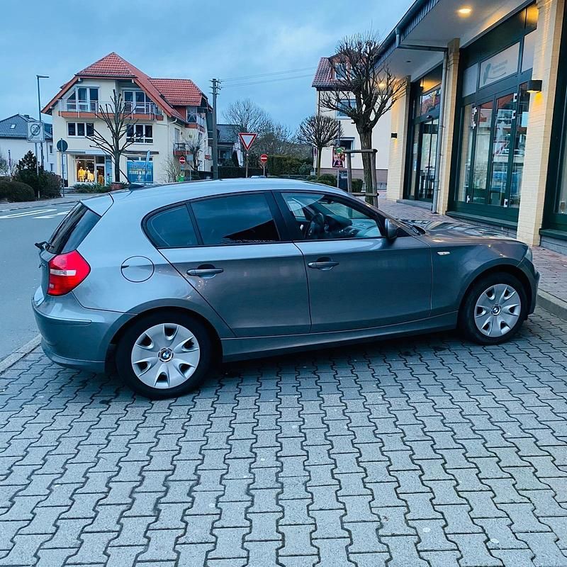 Gebraucht BMW 120 Performance 177 PS (130 kW) 2010 Grau Kleinwagen