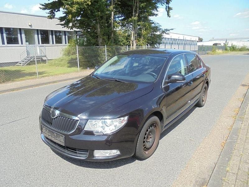 Schwarz Gebraucht 2012 Skoda Superb Family Limousine | 5.450 € (Fairer Preis) - Bild 1/4
