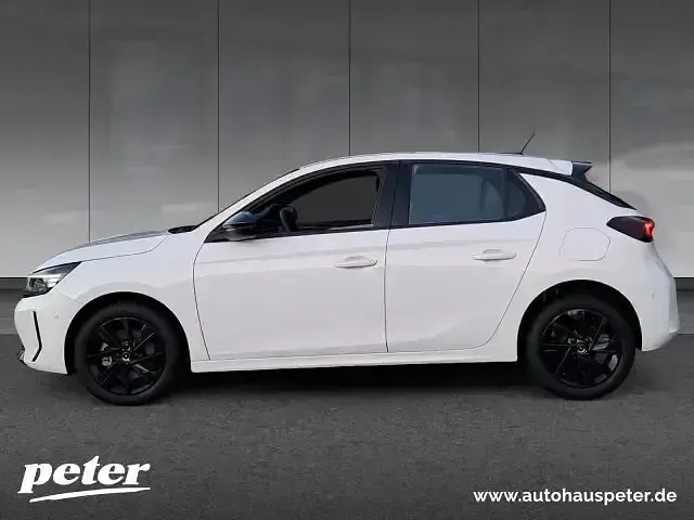 Używany Opel Corsa 101 KM (74 kW) 2024 Biały Sedan/Limuzyna