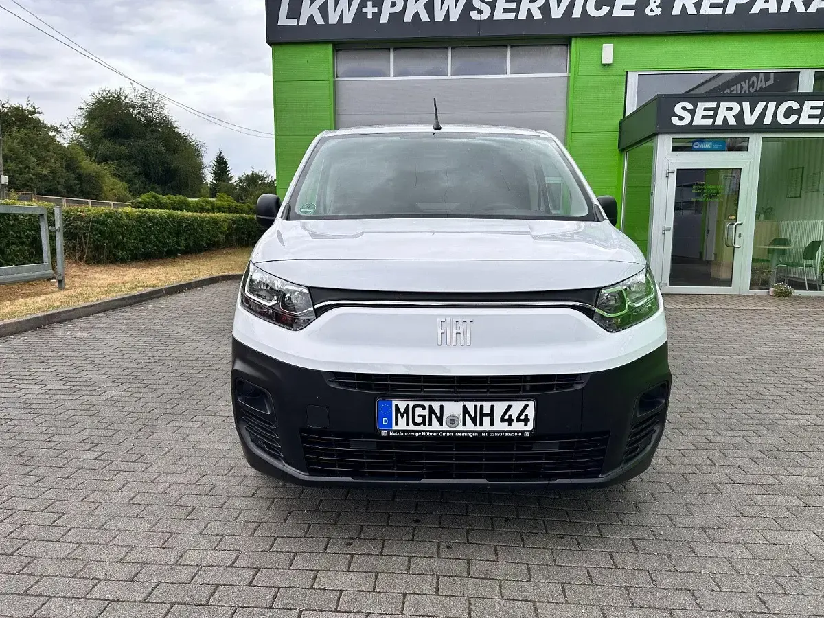 Gebraucht Fiat Doblò 102 PS (75 kW) 2024 Weiß Van / Kleinbus