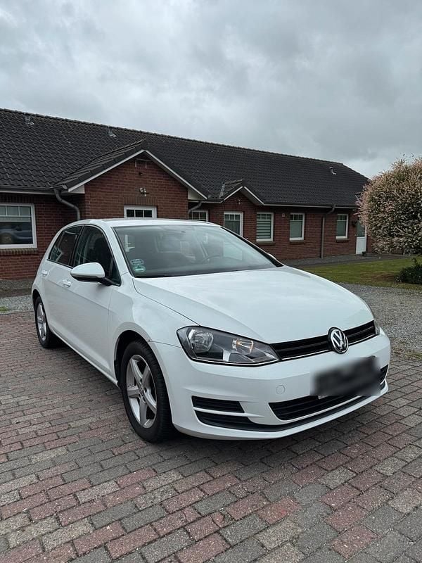 Weiß Gebraucht 2016 VW Golf Comfortline Limousine | 7.000 € (Superpreis) - Bild 1/4