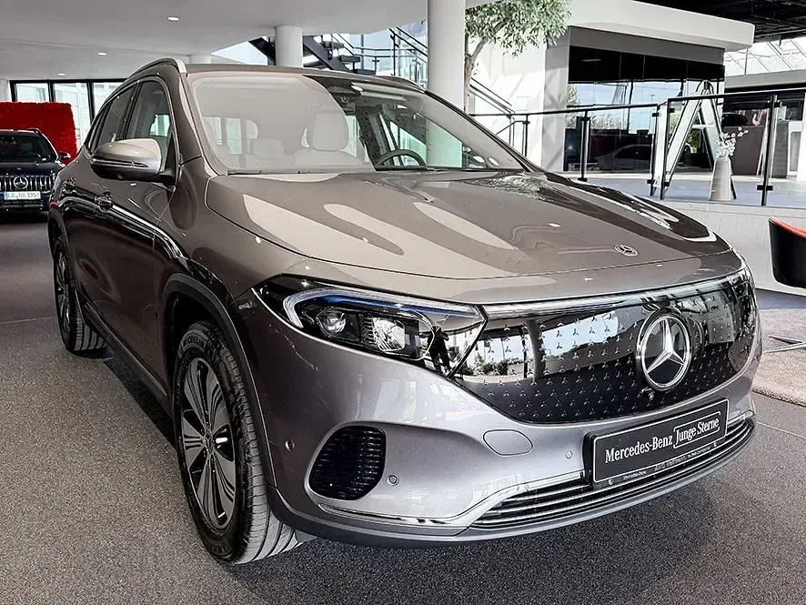 Gebraucht Mercedes EQA250 139 kW (190 PS) 2025 Grau SUV