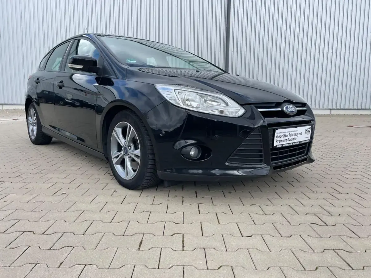 Gebraucht Ford Focus Trend 150 PS (110 kW) 2011 Schwarz Limousine