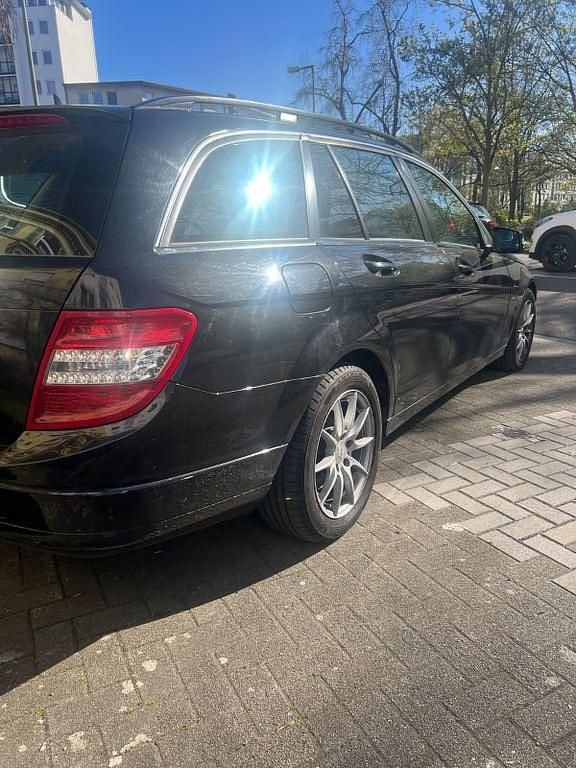 Gebraucht Mercedes C220 170 PS (125 kW) 2010 Schwarz Kombi