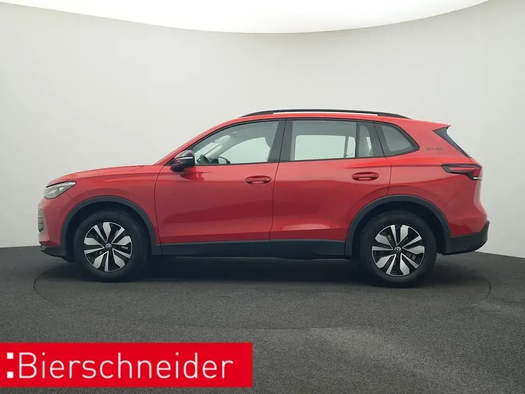 Gebraucht VW Tiguan Goal 150 PS (110 kW) 2025 Rot SUV