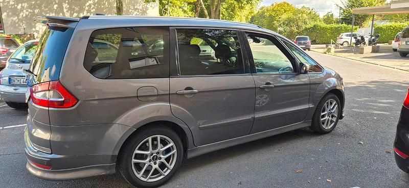 Gebraucht Ford Galaxy 140 PS (102 kW) 2013 Braun Van / Kleinbus