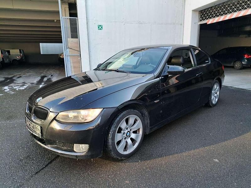 Black sapphire metallic Gebraucht 2010 BMW 320 Coupé | 3.950 € (Superpreis) - Bild 1/4