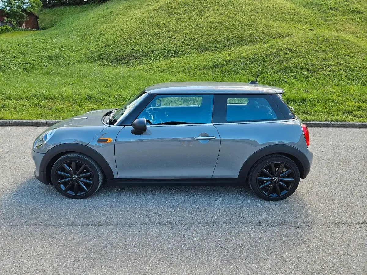 Gebraucht Mini ONE 102 PS (75 kW) 2019 Grau Kleinwagen