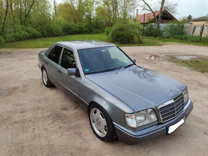 Gebraucht Mercedes E300 220 PS (161 kW) 1992 Grau Limousine