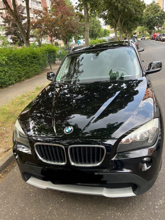 Schwarz Gebraucht 2011 BMW X1 SUV | 9.200 € (Fairer Preis) - Bild 1/4