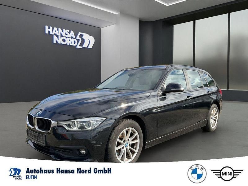 Schwarz / saphirschwarz (metallic) Gebraucht 2017 BMW 320 Kombi | 12.888 € (Superpreis) - Bild 1/4