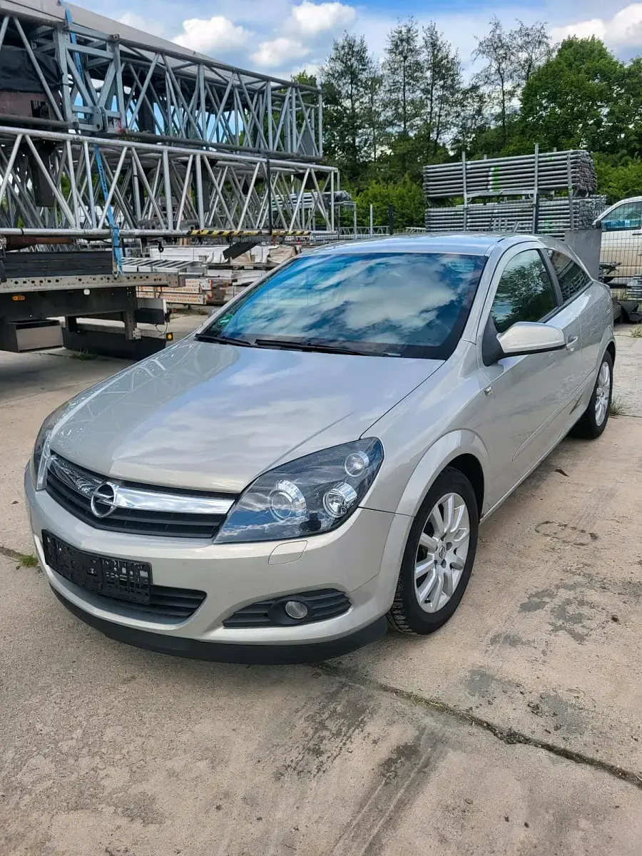 Gebraucht Opel Astra GTC 150 PS (110 kW) 2006 Grau Coupé