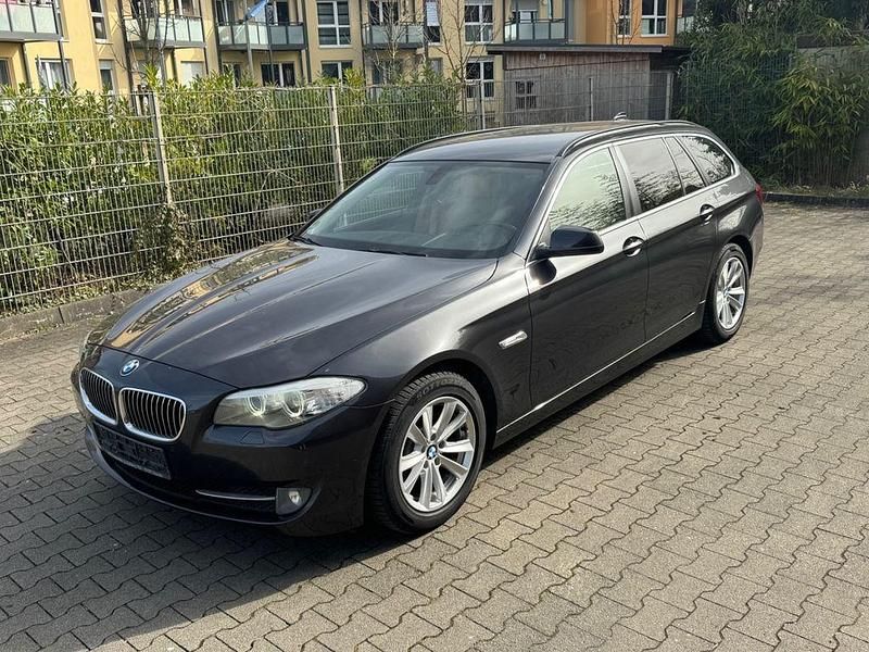 Gebraucht BMW 520 184 PS (135 kW) 2012 Grau Kombi
