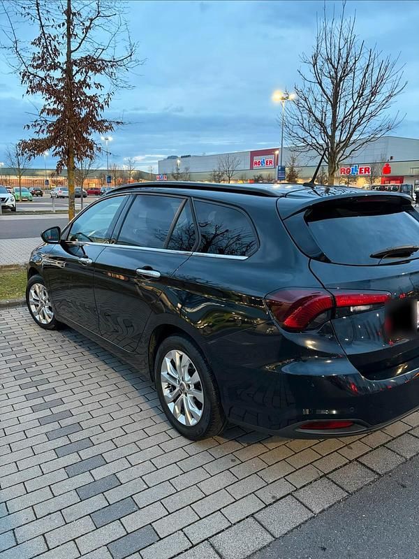 Gebraucht Fiat Tipo Lounge 120 PS (88 kW) 2019 Schwarz Kombi