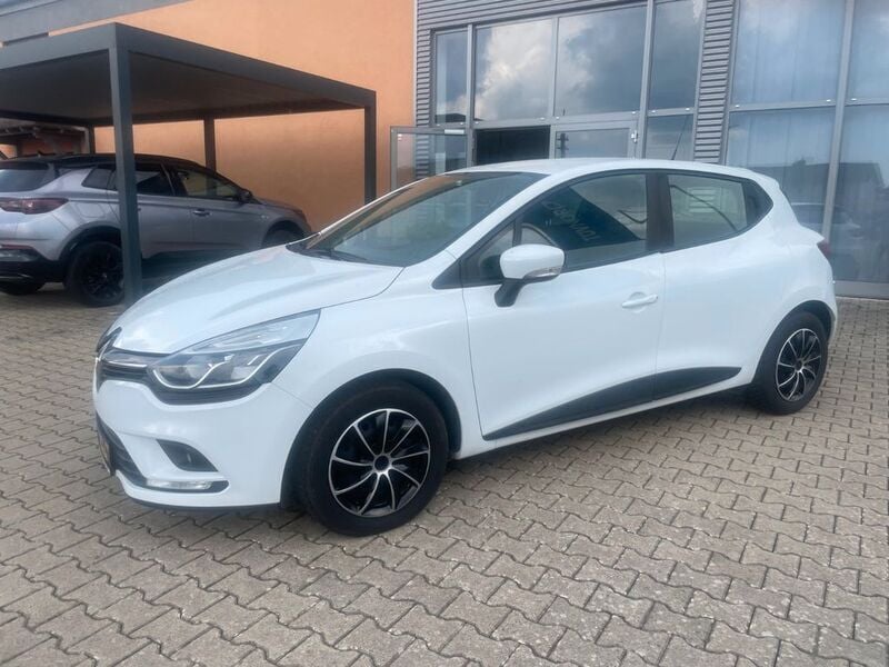 Weiß Gebraucht 2019 Renault Clio IV Limousine | 6.700 € (Guter Preis) - Bild 1/4