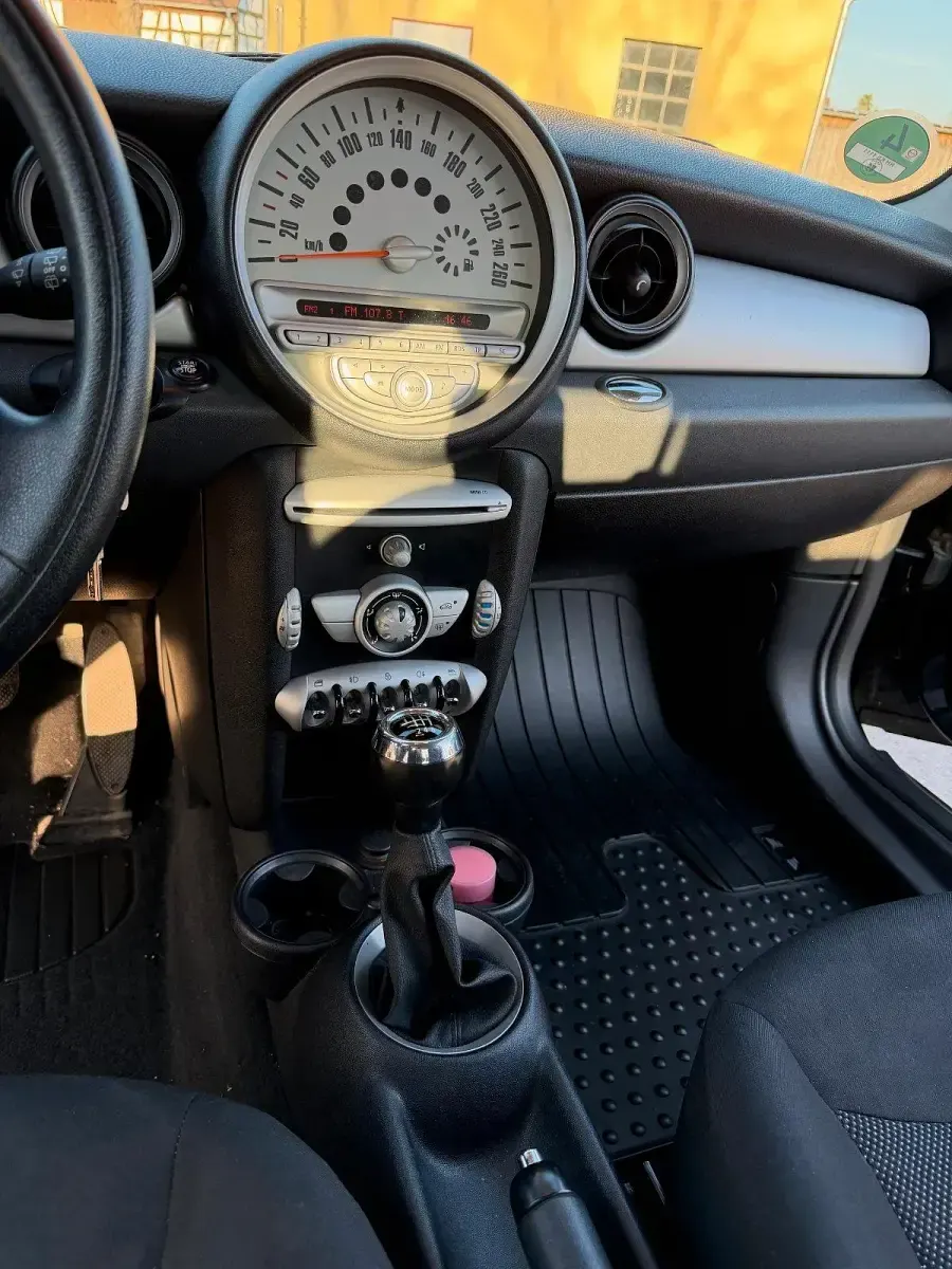Gebraucht Mini ONE 75 PS (55 kW) 2009 Schwarz Kleinwagen