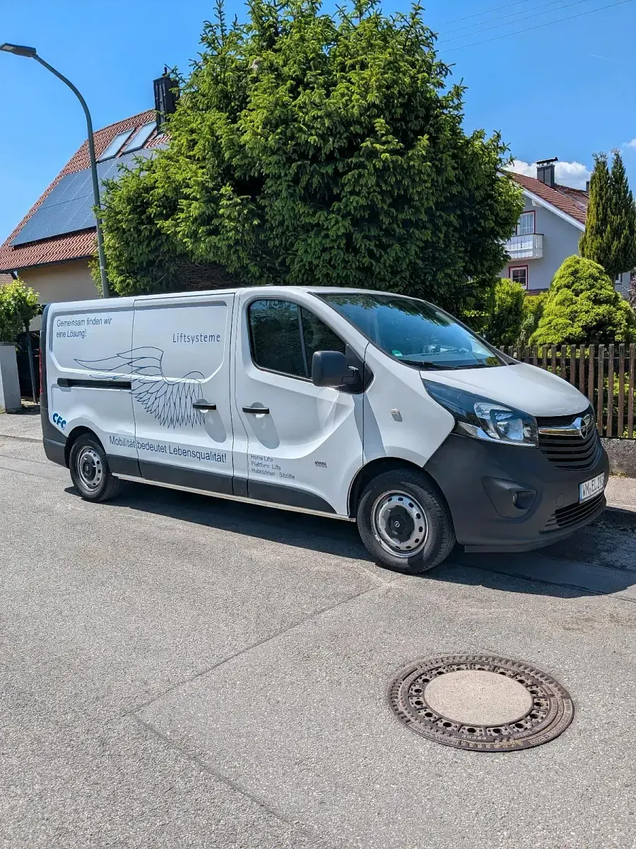 Gebraucht Opel Vivaro 145 PS (106 kW) 2018 Weiß Van / Kleinbus