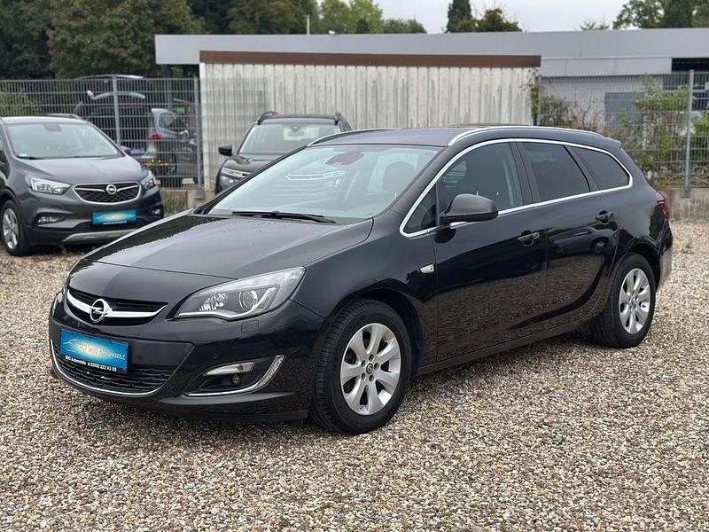 Schwarz Gebraucht 2016 Opel Astra Exklusiv Kombi | 9.400 € (Fairer Preis) - Bild 1/4
