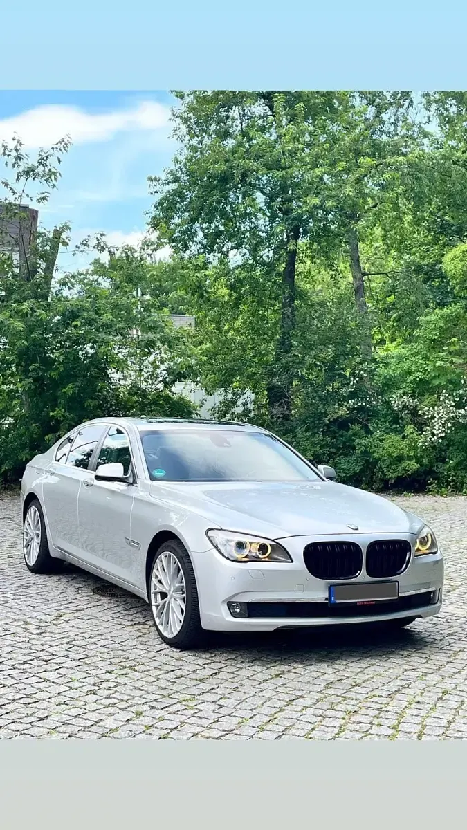 Gebraucht BMW 730 245 PS (180 kW) 2011 Grau Limousine