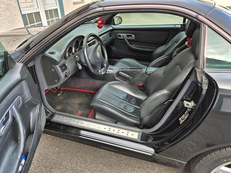 Second-hand Mercedes SLK200 163 CP (119 kW) 2002 Negru Cabrio