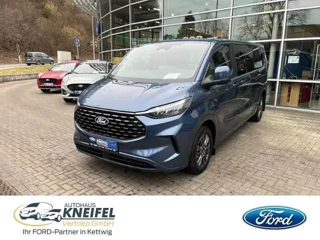 Blau Neu 2025 Ford Tourneo Custom Titanium Van / Kleinbus | 55.950 € (Fairer Preis) - Bild 1/4