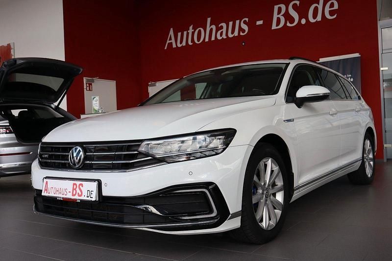 Weiß Gebraucht 2020 VW Passat GTE Kombi | 18.490 € (Guter Preis) - Bild 1/4