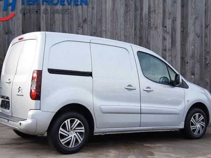 Gebraucht Citroën Berlingo 99 PS (72 kW) 2017 Silber Van / Kleinbus
