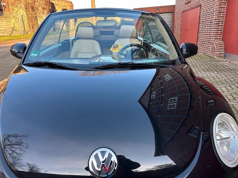 Gebraucht VW New Beetle Highline 116 PS (85 kW) 2005 Schwarz Kleinwagen