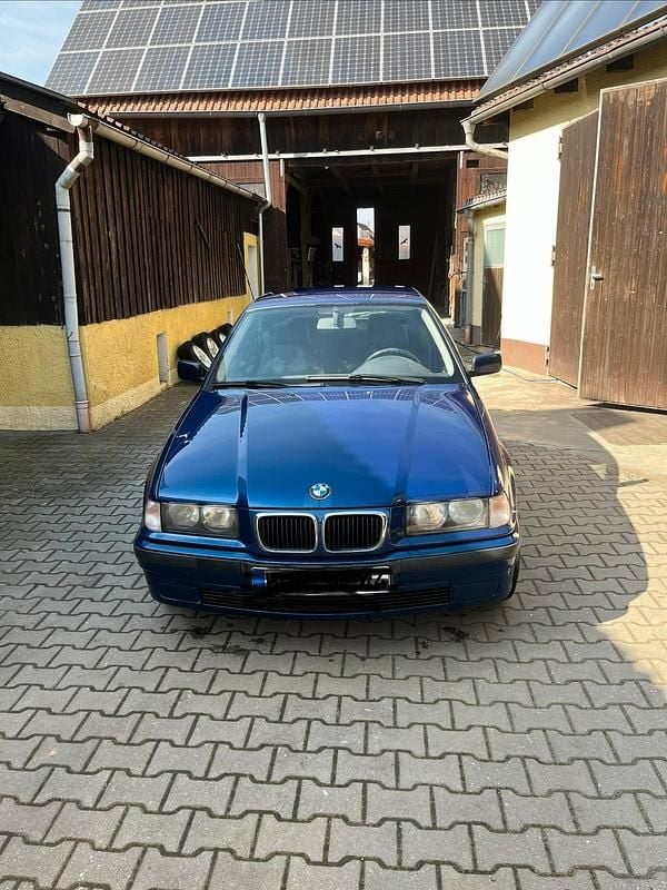 Gebraucht BMW 316 105 PS (77 kW) 2000 Blau Coupé