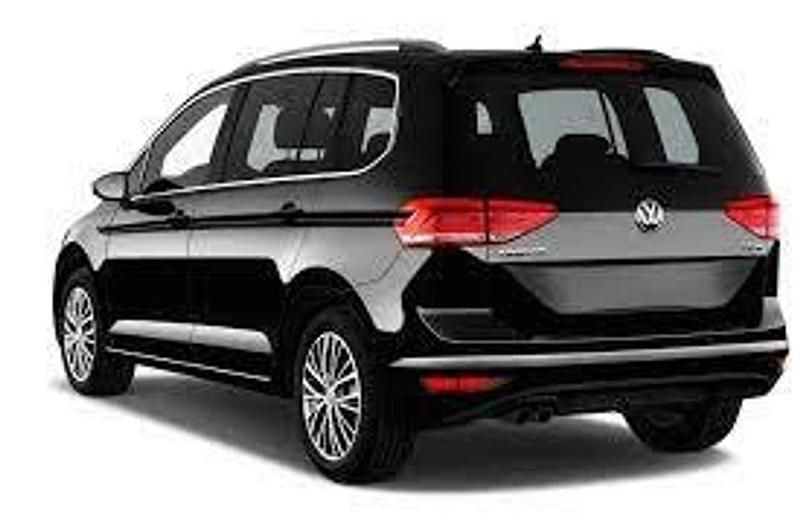 Schwarz Gebraucht 2019 VW Touran Comfortline Van / Kleinbus | 20.700 € (Guter Preis) - Bild 1/4