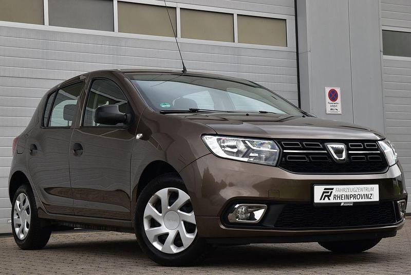 Braun Gebraucht 2018 Dacia Sandero Essentiel Kleinwagen | 6.299 € (Fairer Preis) - Bild 1/4