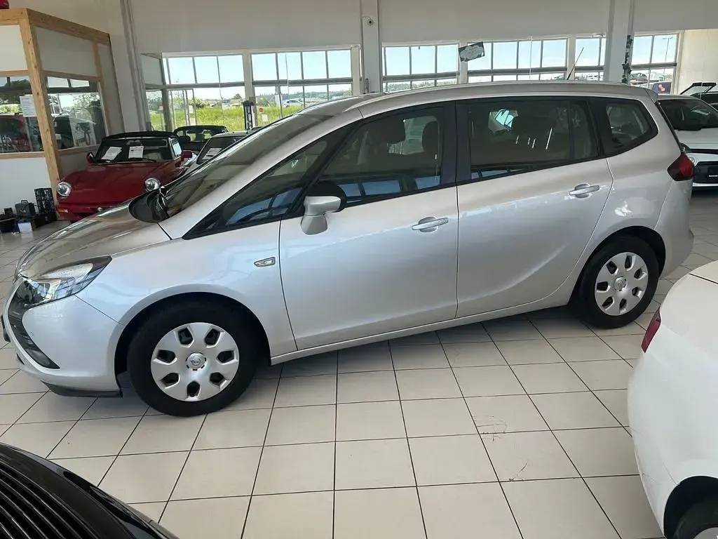 Gebraucht Opel Zafira Tourer Edition 140 PS (102 kW) 2012 Silber Van / Kleinbus