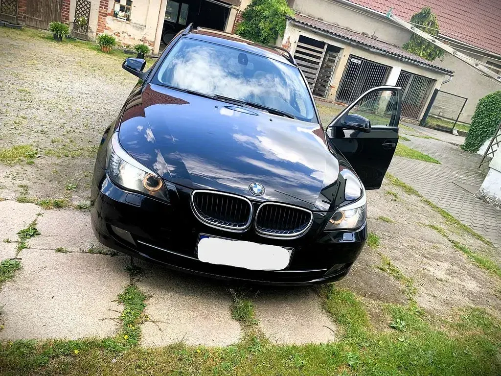 Gebraucht BMW 520 Exclusive 178 PS (130 kW) 2010 Schwarz Kombi
