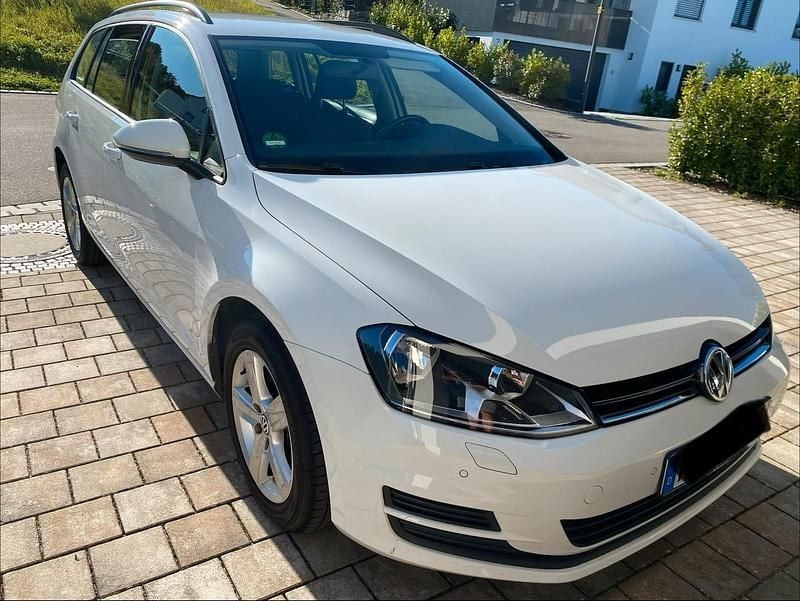 Weiß Gebraucht 2017 VW Golf VII Kombi | 11.999 € (Fairer Preis) - Bild 1/4