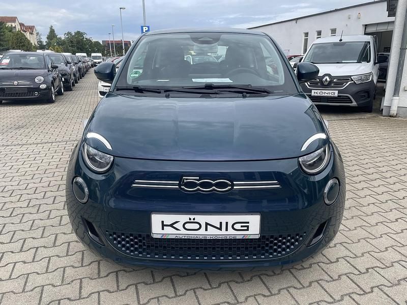 Gebraucht Fiat 500e 86 kW (118 PS) 2023 Schwarz Kleinwagen