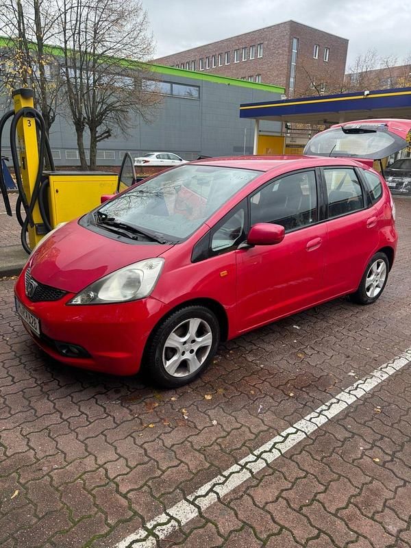 Rot Gebraucht 2010 Honda Jazz Kleinwagen | 3.300 € (Fairer Preis) - Bild 1/4