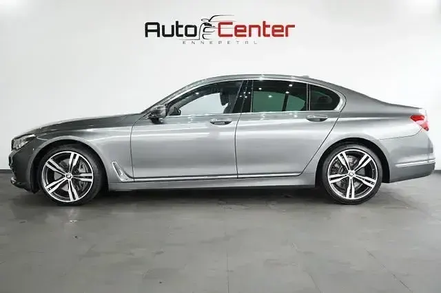 Gebraucht BMW 750 Performance 449 PS (330 kW) 2016 Magellangrau Limousine