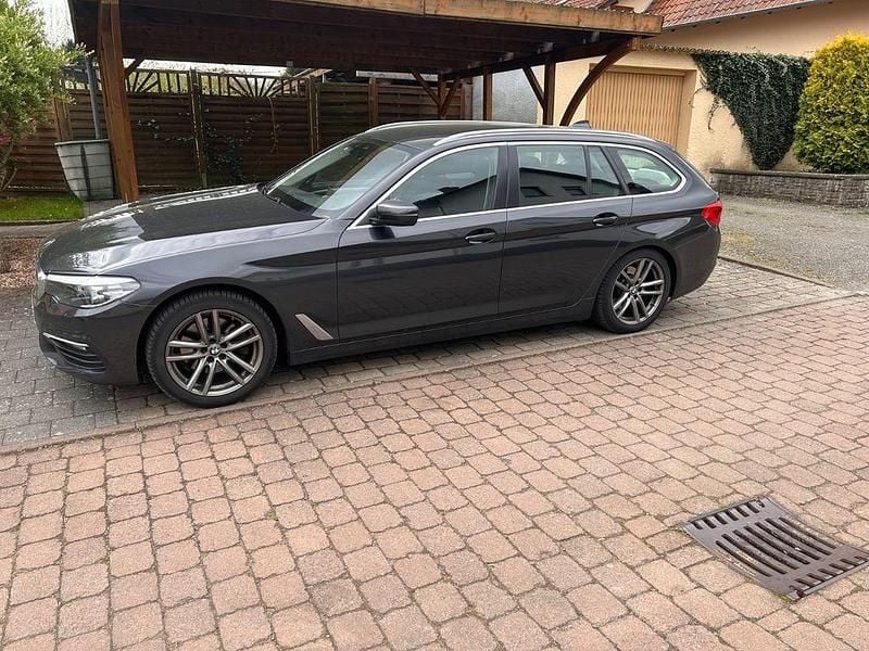 Second-hand BMW 520 Sport Line 190 CP (139 kW) 2018 Gri Break
