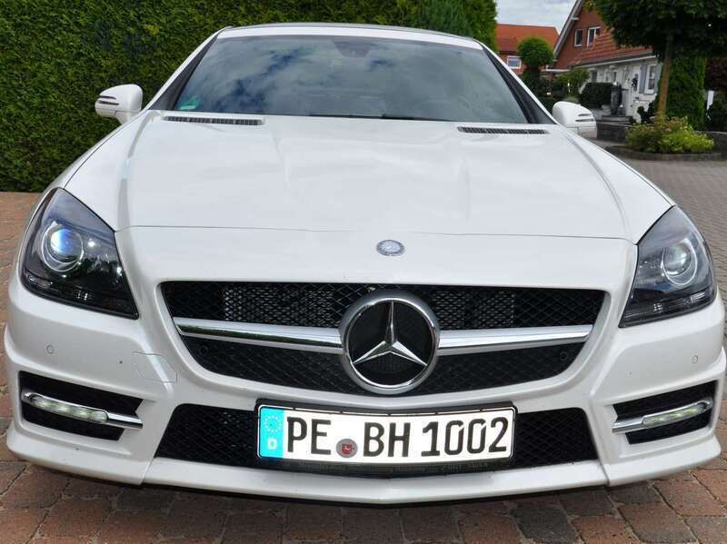 Weiß Gebraucht 2015 Mercedes SLK200 AMG line Cabrio | 29.500 € (Teuer) - Bild 1/4