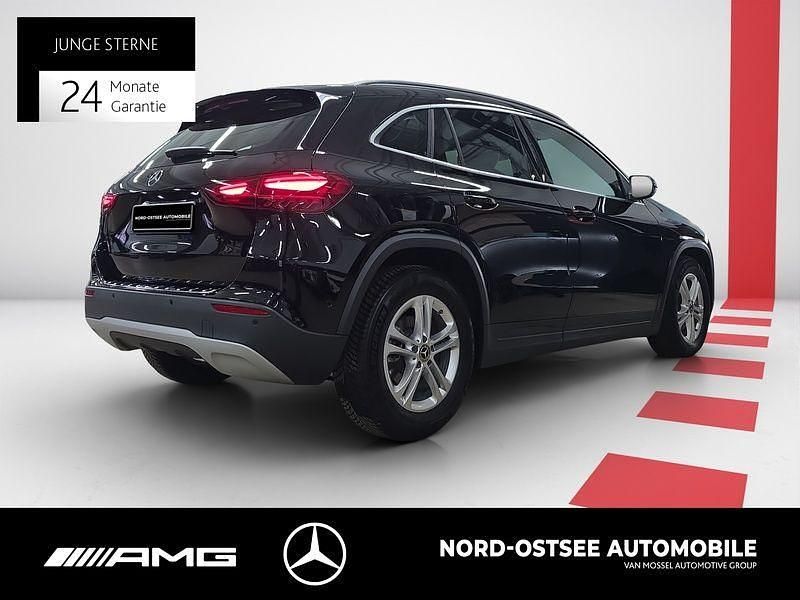 Gebraucht Mercedes GLA200 Advanced 163 PS (119 kW) 2024 Unilack nachtschwarz SUV