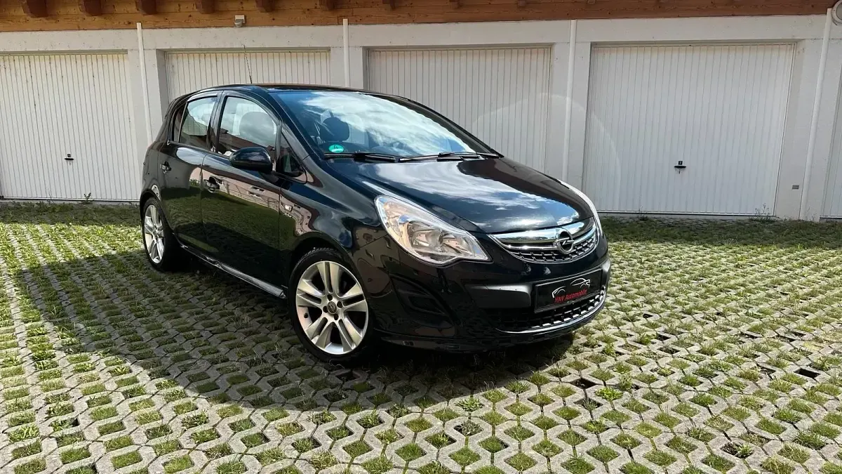 Gebraucht Opel Corsa Active 90 PS (66 kW) 2013 Schwarz Kleinwagen