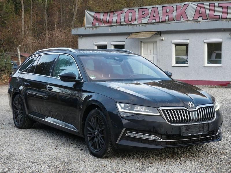 Schwarz Gebraucht 2020 Skoda Superb LAURIN & KLEMENT Kombi | 13.650 € - Bild 1/4